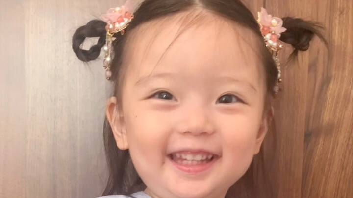 Zi: Wishing everyone a happy Mid-Autumn Festival—don’t forget to go home and enjoy some mooncakes!