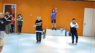 About meeting another male fan in dance class