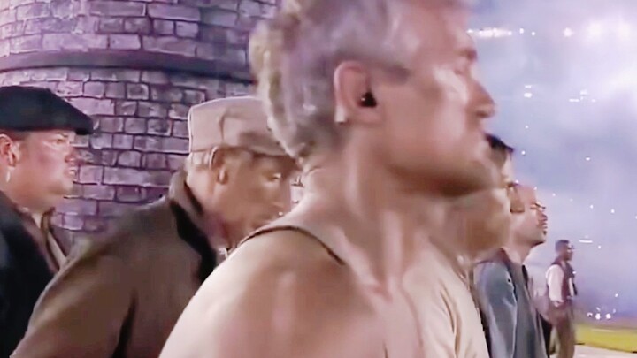 "بمجرد التفكير في مجدا الإمبراطورية البريطانية، ينتصب ظهر الأطفال العاملين في المصانع تلقائيًا."