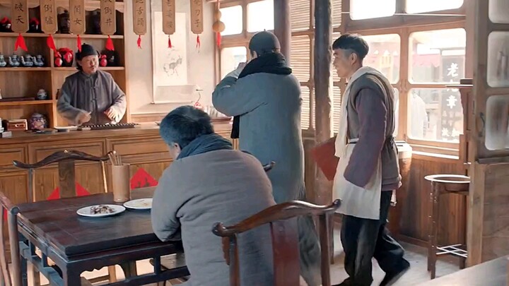 Pendongeng kehilangan daya tariknya, dan Warung Anggur Tua kehilangan sebagian semangat hidupnya — “