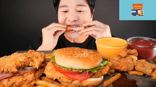 Mukbang bánh hamburger với gà kfc phần 2 #anngon