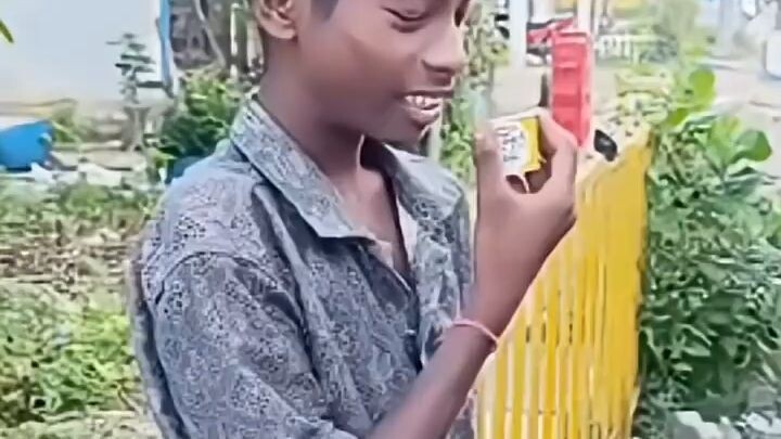 funny viral laughing boy 🤣(720P_HD)