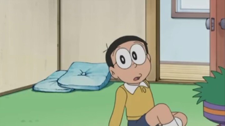 males dengerin doraemon