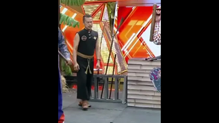 อยากเป็นแว่นตาให้เธอใส่ ถึงจะไม่ได้อยู่ในใจแต่ก็อยู่ในสายตา ตลก ฮาๆ
