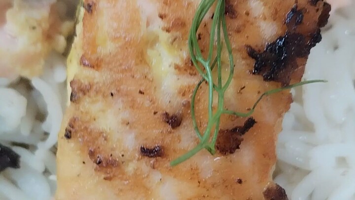 Salmon fish del rice #yummi food #trending #shortsvideo #viedoviral #subscribe