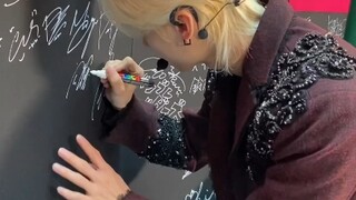 230101 محطة صفرية صغيرة بتوقيع SEVENTEEN