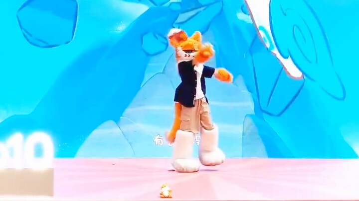 【Fursuit Dance】Ada monster 【Zhenfu Asli】Versi panggung