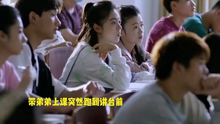 คุณแม่ไปทำงานแล้วลืมน้องชายไว้ที่บ้าน น้องสาวจึงต้องพาน้องไปโรงเรียนด้วย