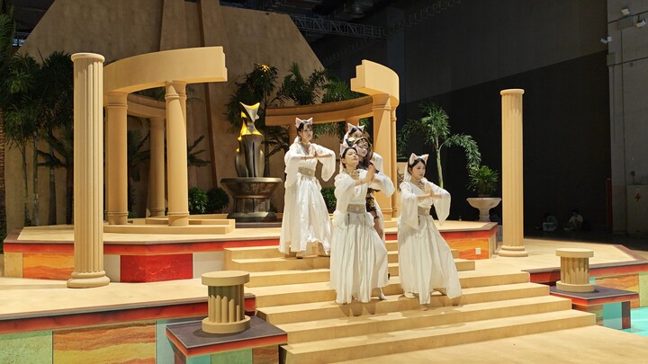 Rekaman langsung tarian Pepe di Festival Eagle Island