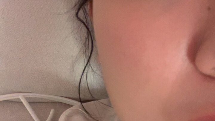 Chengdu: 22 English Majors Face Joblessness After Graduation and Crumble Under the Pressure