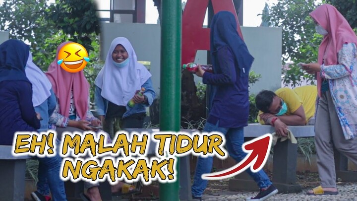 Ngelap Tempat Duduk Orang Malah Ngakak