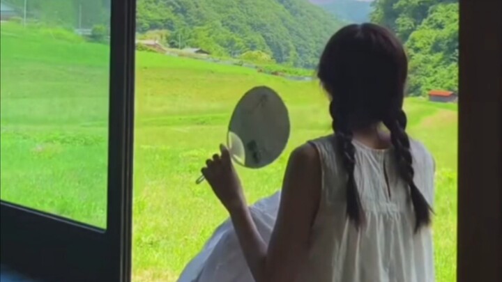 “Bagaimana kita harus berpamitan? Seperti saat pertama kali bertemu dulu.”