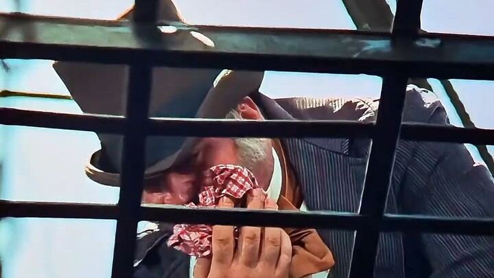 Người da đen bị tiêu chảy, người da trắng thẳng tay bịt luôn cho họ.