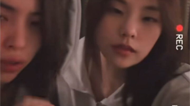 【Sincere】When Leeseo’s strap slips, what are you dodging, Lim Yoon‑so?