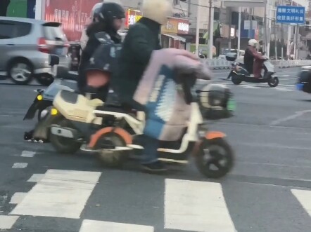 Finally figured out why the overbearing male lead in novels falls head over heels for the heroine ri