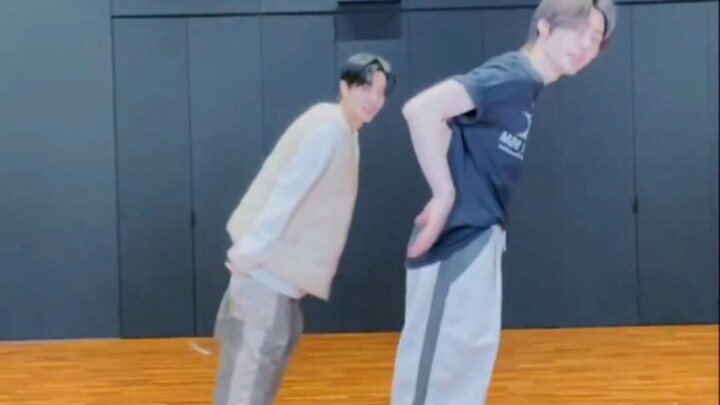 Các thiếu gia trực tiếp livestream hướng dẫn Given-Taken, các em Enjing vào học nào