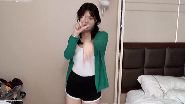 "LOVE DIVE"/05 Soprano's passionate cover dance (bad version) Who can resist a sweet girl!