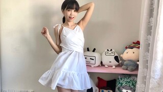 I don't want to fall for her either, but she's smiling at me! What is Love?