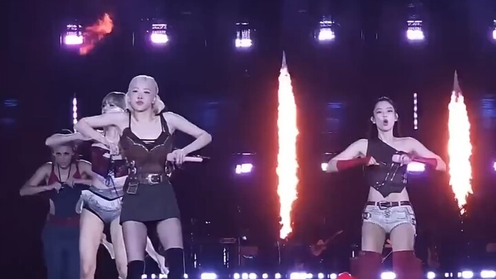 BLACKPINK: Tách ra là muôn vì sao, hợp lại là ngọn lửa rực cháy