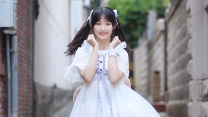 "I'm sorry for being so cute" Long live the sweet girl!!