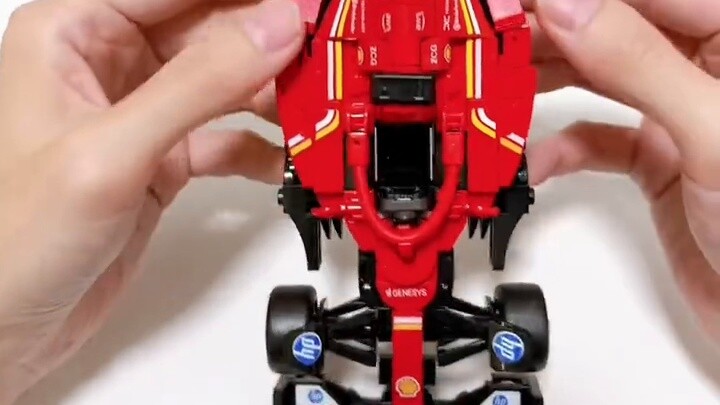 Four minutes to tell you how fun these 10 Lego F1 cars are!