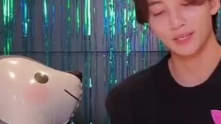 【หยินจิงฮัน】ทำไมเค้กวันเกิดของใครบางคนถึงเหมือนกับของเขาทุกประการ?