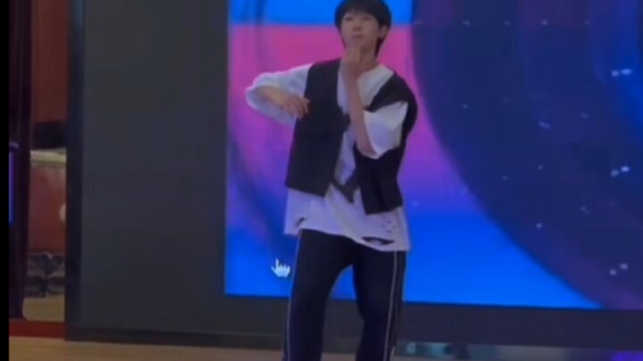 【杨博文】这支舞2.0这么快就来了，小羊长得好快