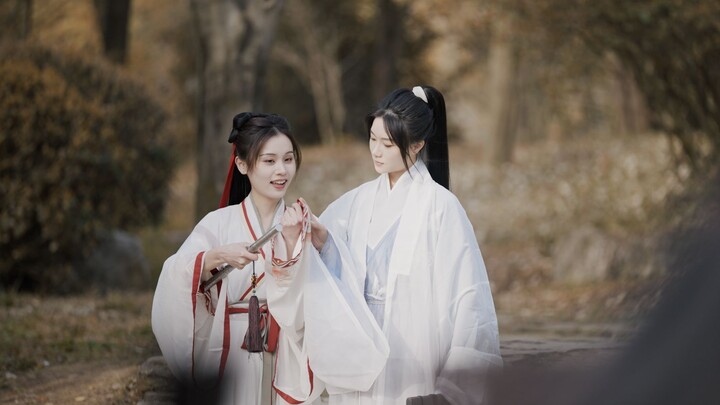 The abstinent little Taoist priest and her cowardly, inexperienced and playful "little sister" [Cold
