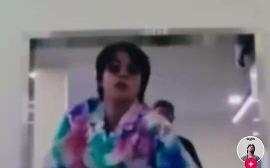 【柾国Tik Tok点赞视频】Jin哥人在部队待着，脸在外面丢着