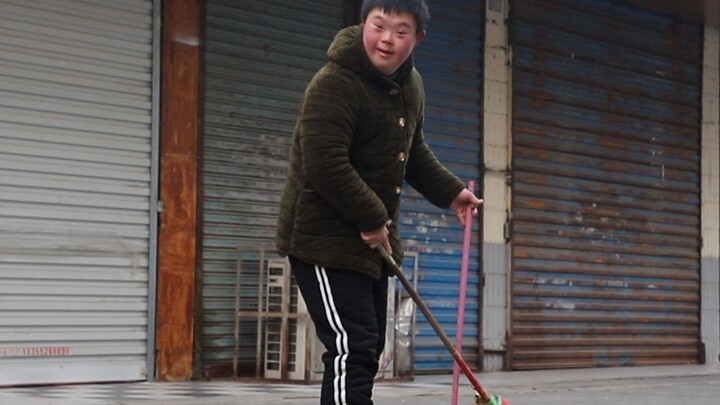 18-year-old son doesn't go to school, mother takes son to work as sanitation worker: It's not bad to