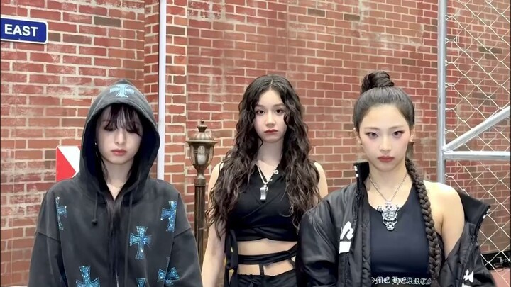 RUKA + PHARITA + AHYEON đẹp trai xuất sắc! 'CLIK CLAK' bộ ba cha