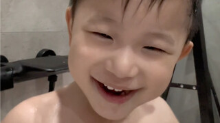 لا أحد يستطيع أن يرفض حمام الفقاعات