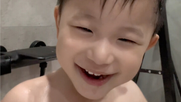 لا أحد يستطيع أن يرفض حمام الفقاعات