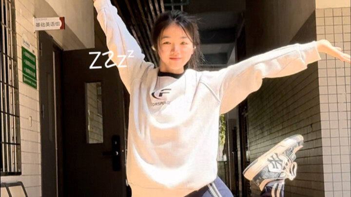 The theme song of "Although I'm in High School, I Love You"! I feel alive after listening to it.