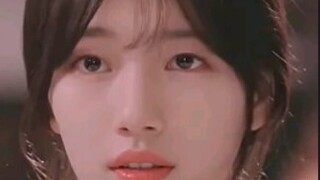 Một trong bốn cô gái đẹp nhất Hàn Quốc, Bae Suzy, mối tình đầu của quốc gia này, có ngoại hình vô cù