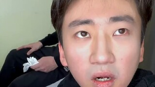 คุณคิดว่าขวดเล็กๆ นี้มีอะไรบ้าง?