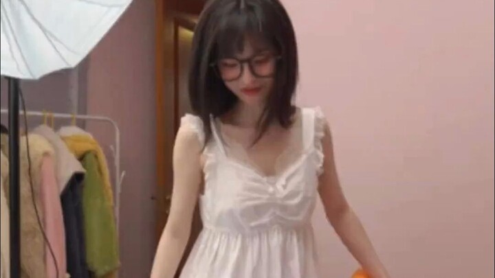 Học chụp ảnh chẳng phải là để dùng vào lúc này sao?