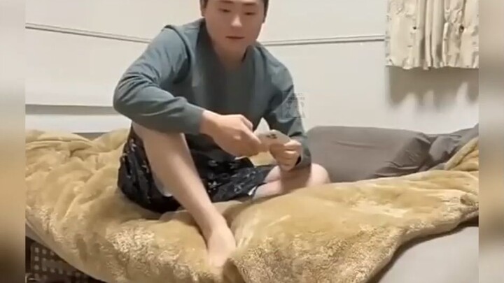 Husband: Let me show you just how long two minutes really is!