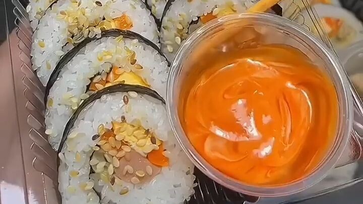 ĂN_KIMBAP_CÙNG_TUI_NHÉ