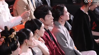 Ngồi xuống đi【Đêm Weibo của Tiêu Chiến】