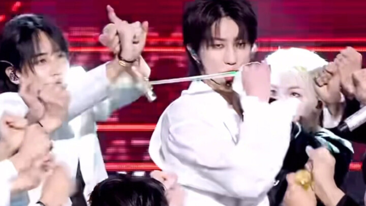 【Seo Myung-ho】Sedangkah banget? Soalnya setiap kali aku menari, gerakannya tetap sama.