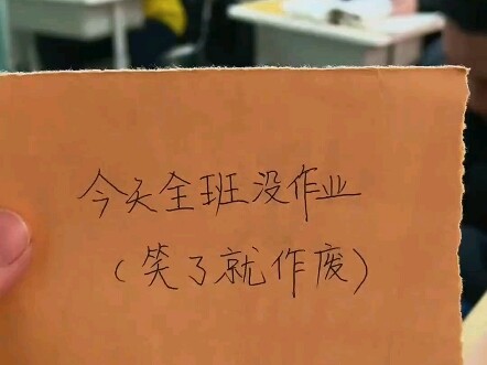 في سنٍّ صغيرة جدًّا، يتحمّل بالفعل الكثير.