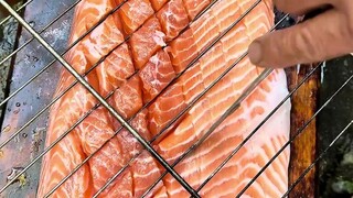 إشعال النار، شواء السمك