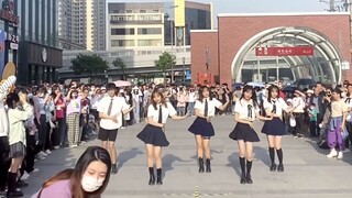 【رقص عشوائي في شيان】 رقصة فريق F(X) "初智齿" (Rum Pum Pum Pum)