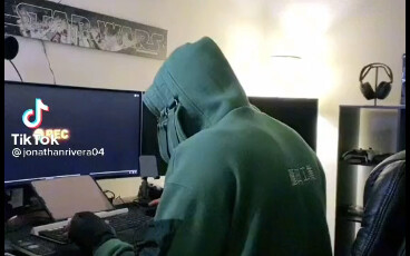 Tiktok上关注的可爱鬼，看门狗扳手即视感