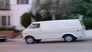 Baretta T1 E3 Mujer en el puerto