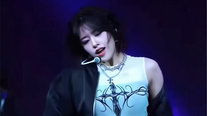 Stop being upset—no matter what happens, Ahn Yujin’s got your back.