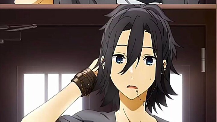 Otaku in school and male idol outside school