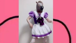 Two horse heads love to dance