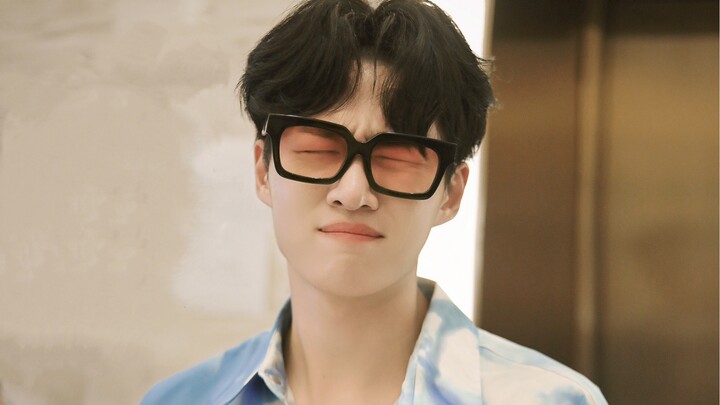 Chuẩn Nguyên nũng nịu thế này thì tôi chịu thua rồi! Quá đỉnh, chín anh chàng kia đang diễn như thể 